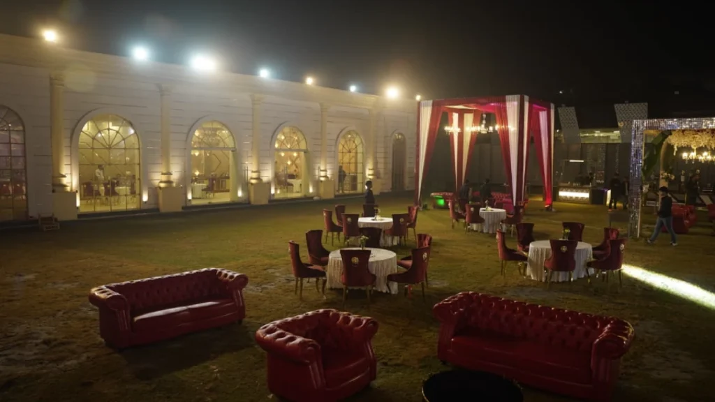 Spacious outdoor banquet lawn in Gurgaon for weddings